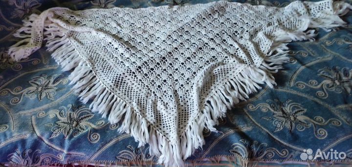 Пуховый платок шаль