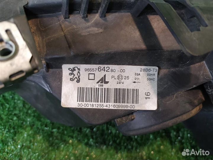 Фара правая Peugeot 307 (3H) 2006