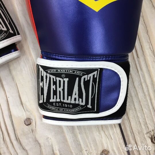 Боксерские перчатки Everlast