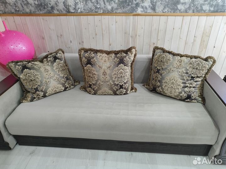 Диван прямой раскладной б/у