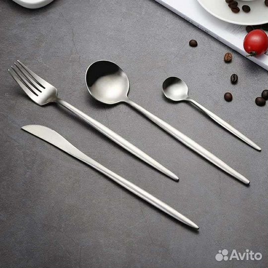 Набор столовой посуды новый