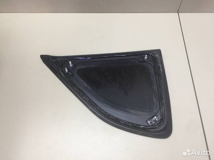 Стекло кузовное глухое левое Kia Ceed JD 2012-2018