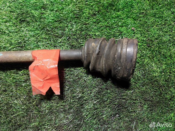 Полуось передняя левая Kia Rio 3 UB