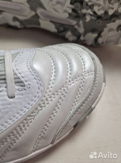 Сороконожки Mizuno Morelia Neo Sala TF 44