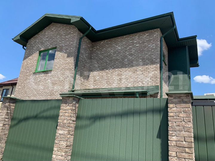 Коттедж 161 м² на участке 4 сот.