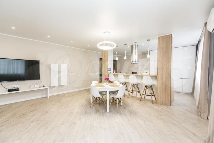 4-к. квартира, 131 м², 6/9 эт.