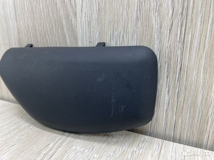 Заглушка обшивки багажника задняя правая Toyota