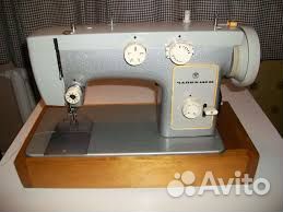 Швейная машинка Чайка