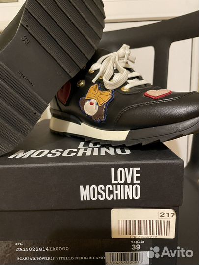 Кроссовки женские р39