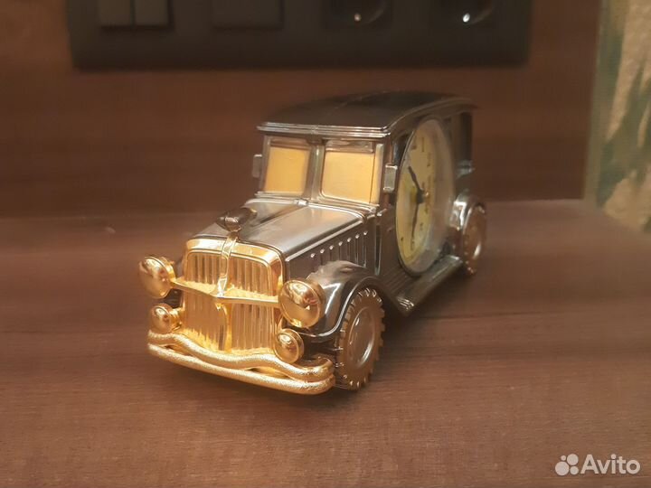 Часы будильник
