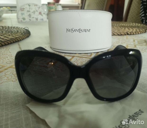 Солнцезащитные очки женские брендовые