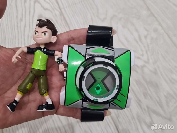 Набор Ben10 фигурка и часы омнитрикс