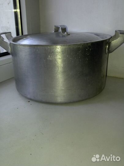 Кастрюли алюмин.,шумовка алюмин., салатницы цедилк