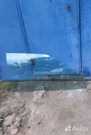 Стекла дверей на Volkswagen Jetta 6