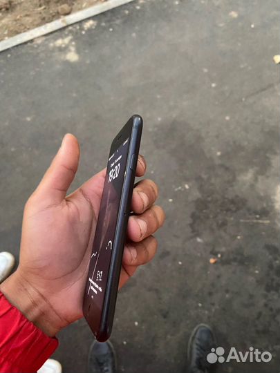 Телефон iPhone se