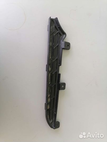 Кронштейн решетки радиатора правый Hyundai Solaris