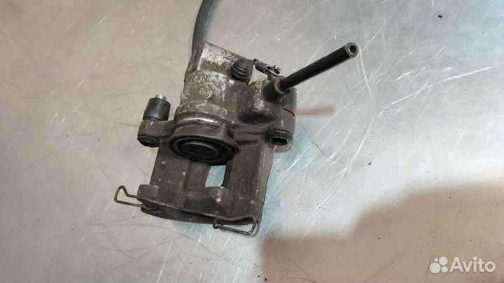 Суппорт тормозной задний левый Opel Signum C 2005