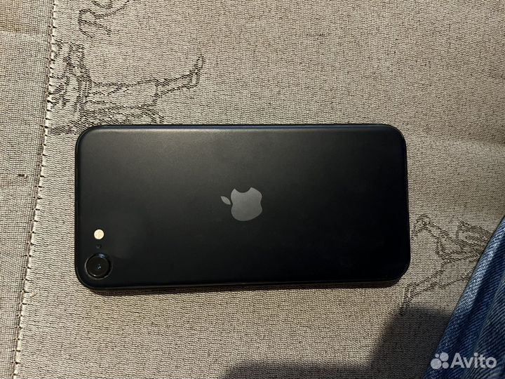 iPhone SE (2022), 64 ГБ