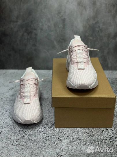 Кроссовки женские Nike Motiva Pearl pink/white