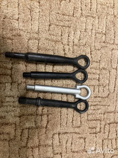 Буксировочный крюк toyota Lexus