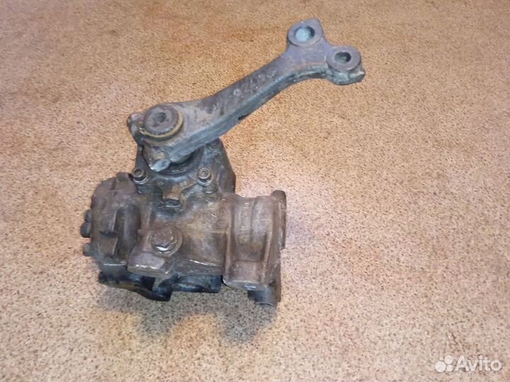 Рулевой редуктор на Mercedes-Benz Е- Класс W124