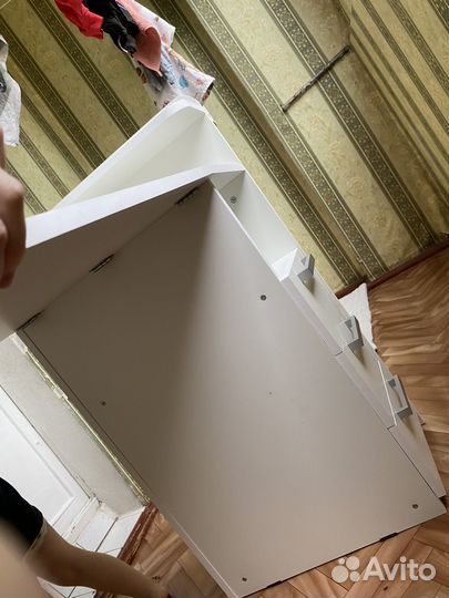 Маникюрный стол