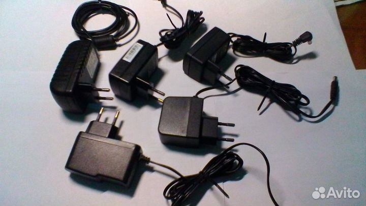 Адаптеры (блоки питания) разные