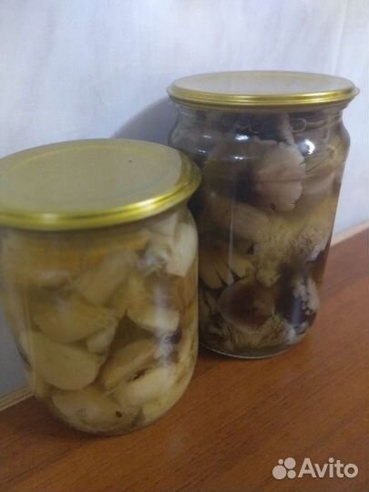 Грибы маринованные