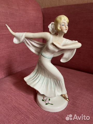 Статуэтка фарфор гдр