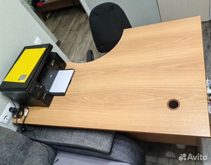 Стол офисный