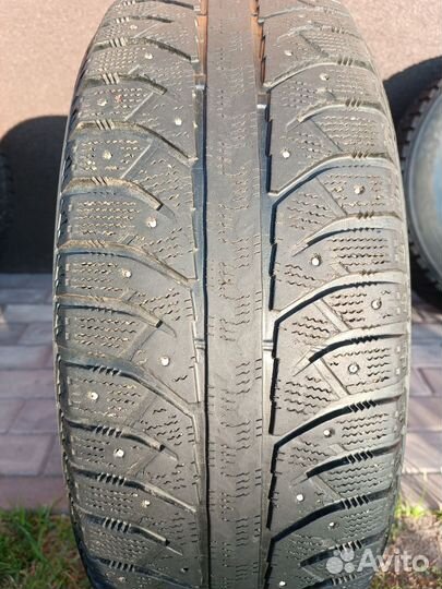 Bridgestone Ice Cruiser 7000 235/65 R17