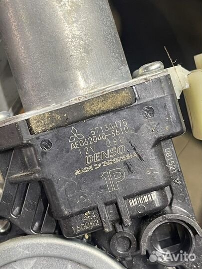 Стеклоподъемник Mitsubishi Pajero Sport 3