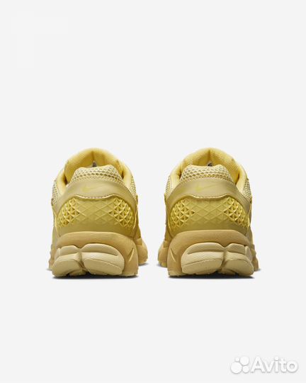 Кроссовки женские Nike Vomero 5