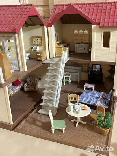 Домик кукольный