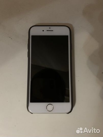 Телефон iPhone 6s
