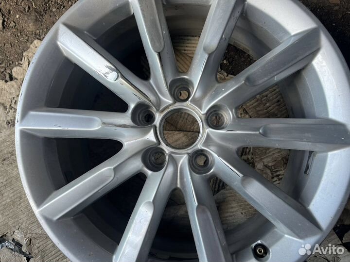 8U0601025S Диск колёсный литой Audi Q3