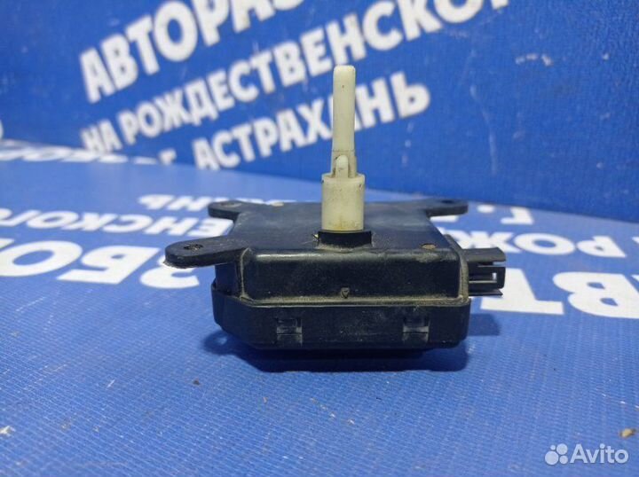 Моторчик заслонок отопителя Opel Astra H хэтчбек