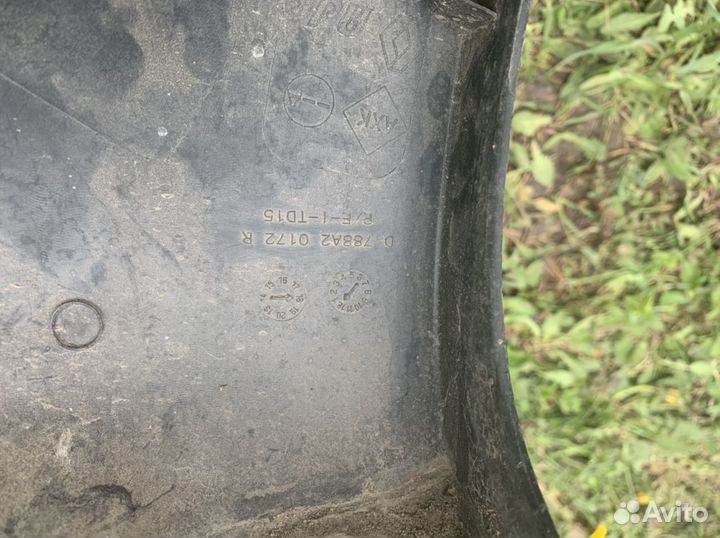 Renault Sandero 2 (14-18) задний молдинг RH