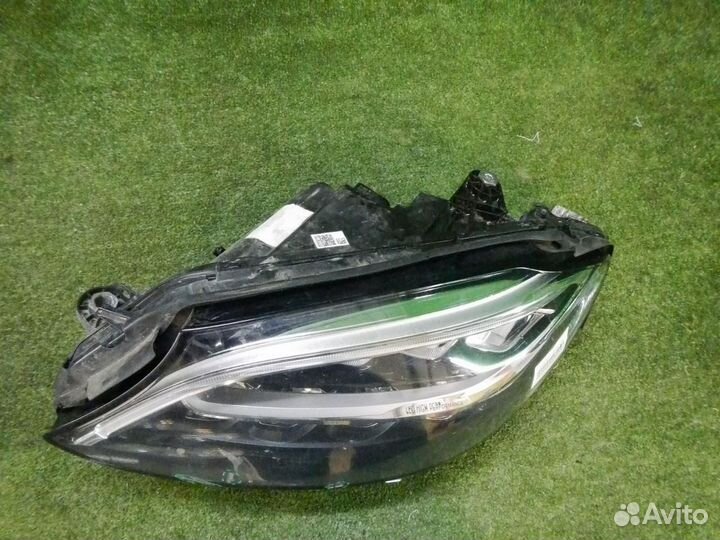 Фара левая Mercedes-Benz C-Class