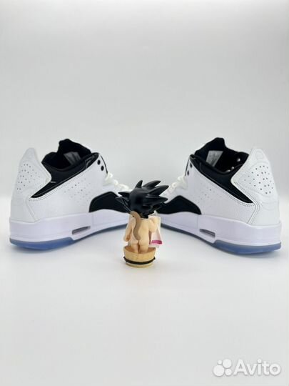 Кроссовки nike air jordan courtside 23 фиолетовые