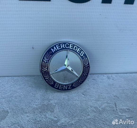 Эмблема решетки радиатора W221 A2218170016