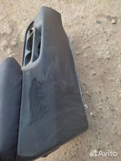 Подлокотник Mitsubishi Lancer 9 4G18 2007