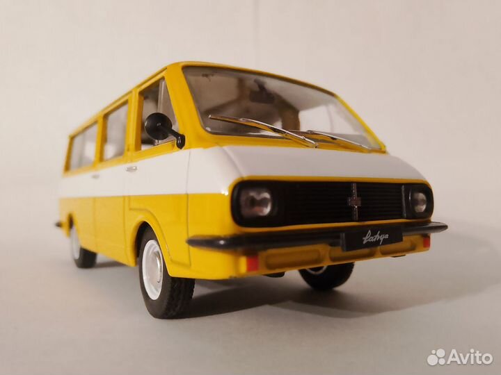 Раф 2203 Латвия 1:43