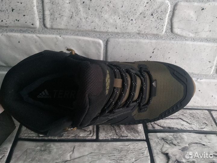 Зимние кроссовки adidas terrex высокие р2