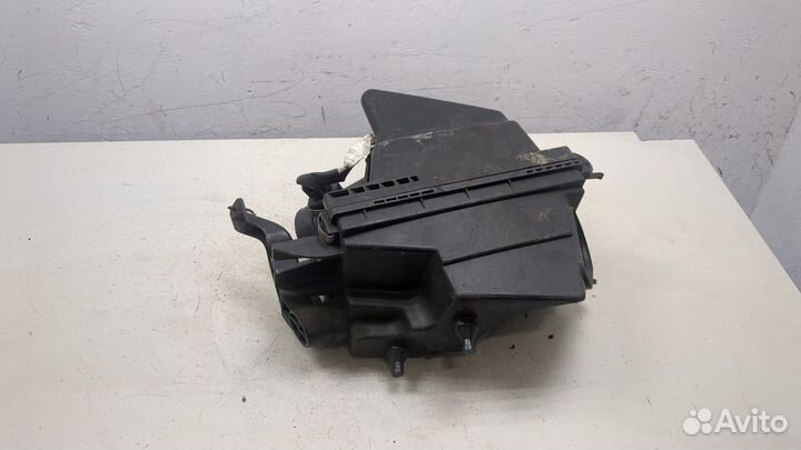 Корпус воздушного фильтра Nissan X-Trail (T30)