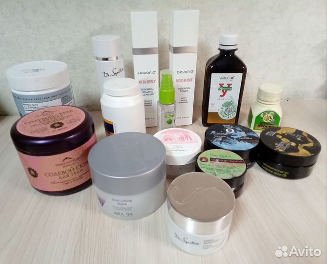 Флакончики, пузырьки, баночки от косметики