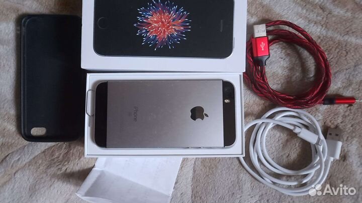 Телефон iPhone se