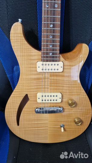 Prs se custom semi-hollow