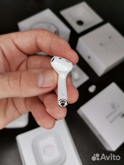 Airpods 2 + чехол в подарок