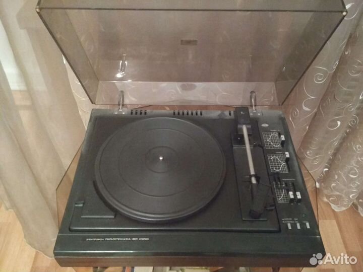 Виниловый проигрыватель радиотехника 301 (ссср)